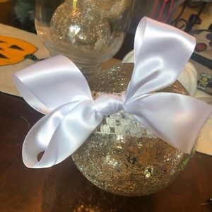 Bow headband.